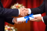 GS danh dự, TS danh dự không được sử dụng thay thế học hàm, học vị giúp ngăn ngừa vàng thau lẫn lộn 