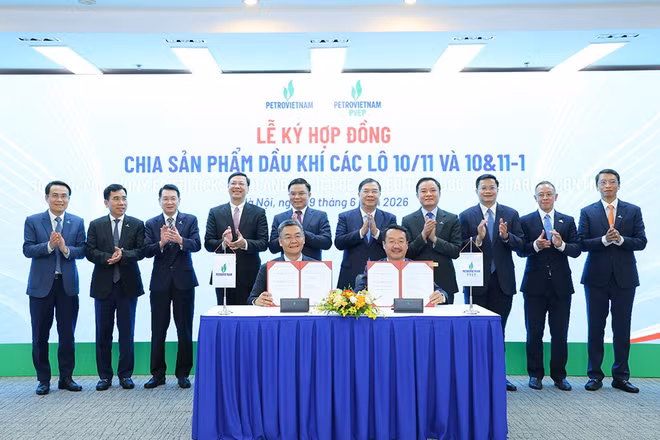 Petrovietnam ký hợp đồng chia sản phẩm dầu khí và hợp đồng mua bán khí, mỏ sư tử trắng