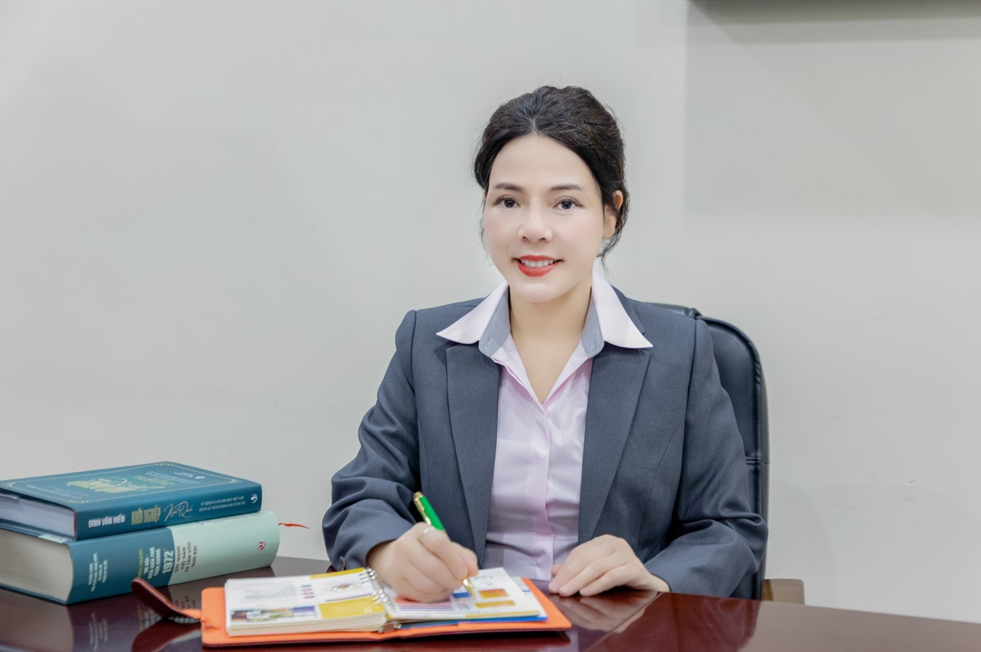 Tiến sĩ Trịnh Thị Thu Hà - Hiệu trưởng Trường Cao đẳng Thương mại và Du lịch Hà Nội. Ảnh: NTCC