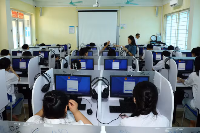 Hiệu trưởng, chuyên gia góp ý để kỳ thi tốt nghiệp THPT trên máy tính bảo đảm công bằng, hiệu quả