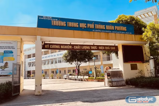 Tuyển hơn 182 HS so với chỉ tiêu công bố, mở lớp dạy IELTS: Hiệu trưởng THPT Xuân Phương nói gì?