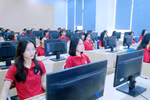 Sinh viên Học viện Chính sách và Phát triển trong một buổi học. Ảnh website nhà trường.