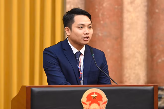 Từ học sinh mê game đến tấm bằng tiến sĩ và hành trình mở cơ hội du học cho người trẻ 