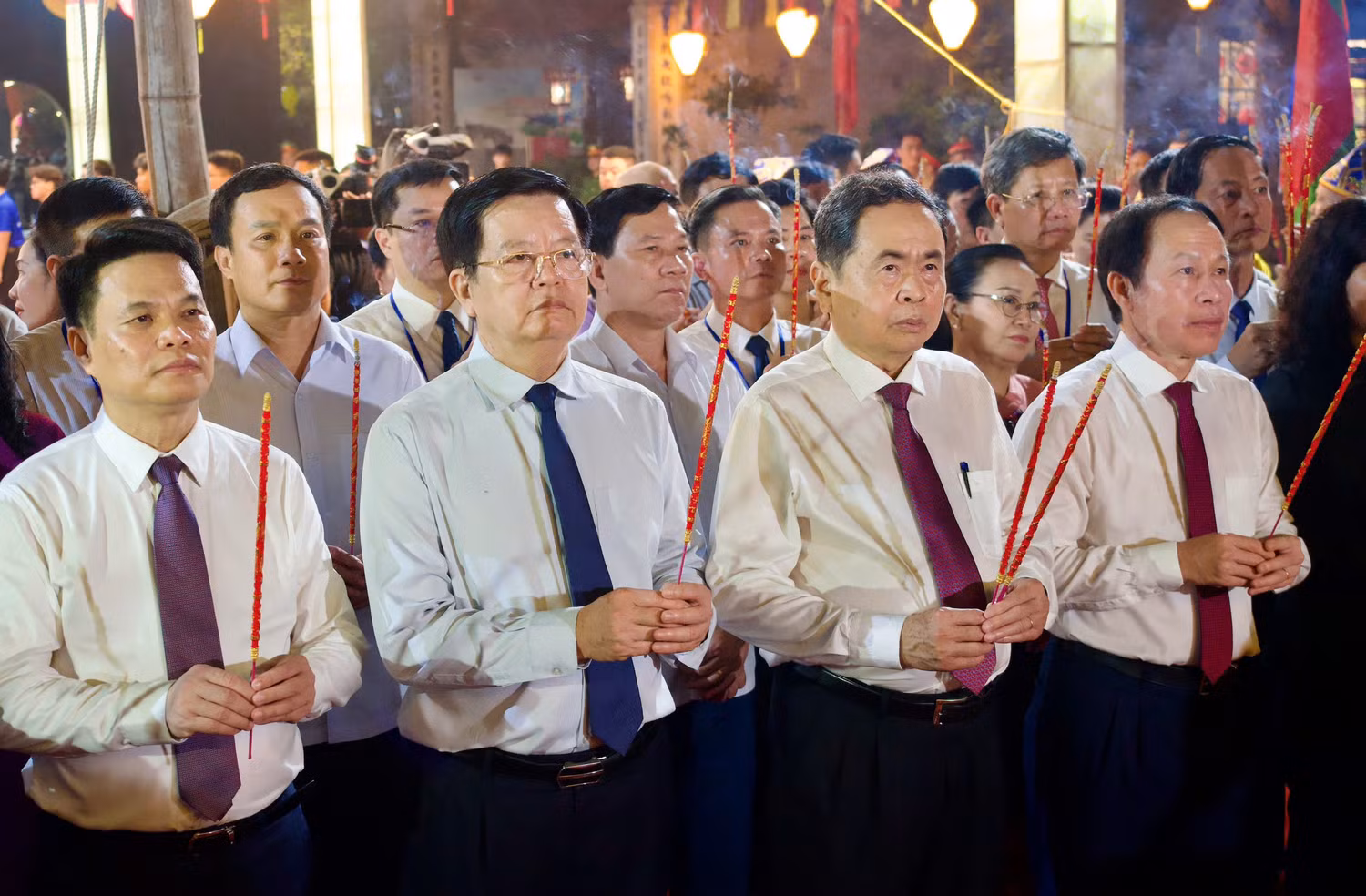 1210-danghuong1638959022965441400.jpg