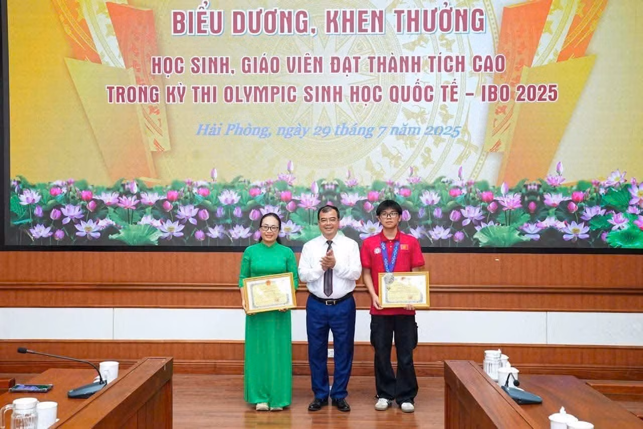 khen-thuong-2025-1.jpg