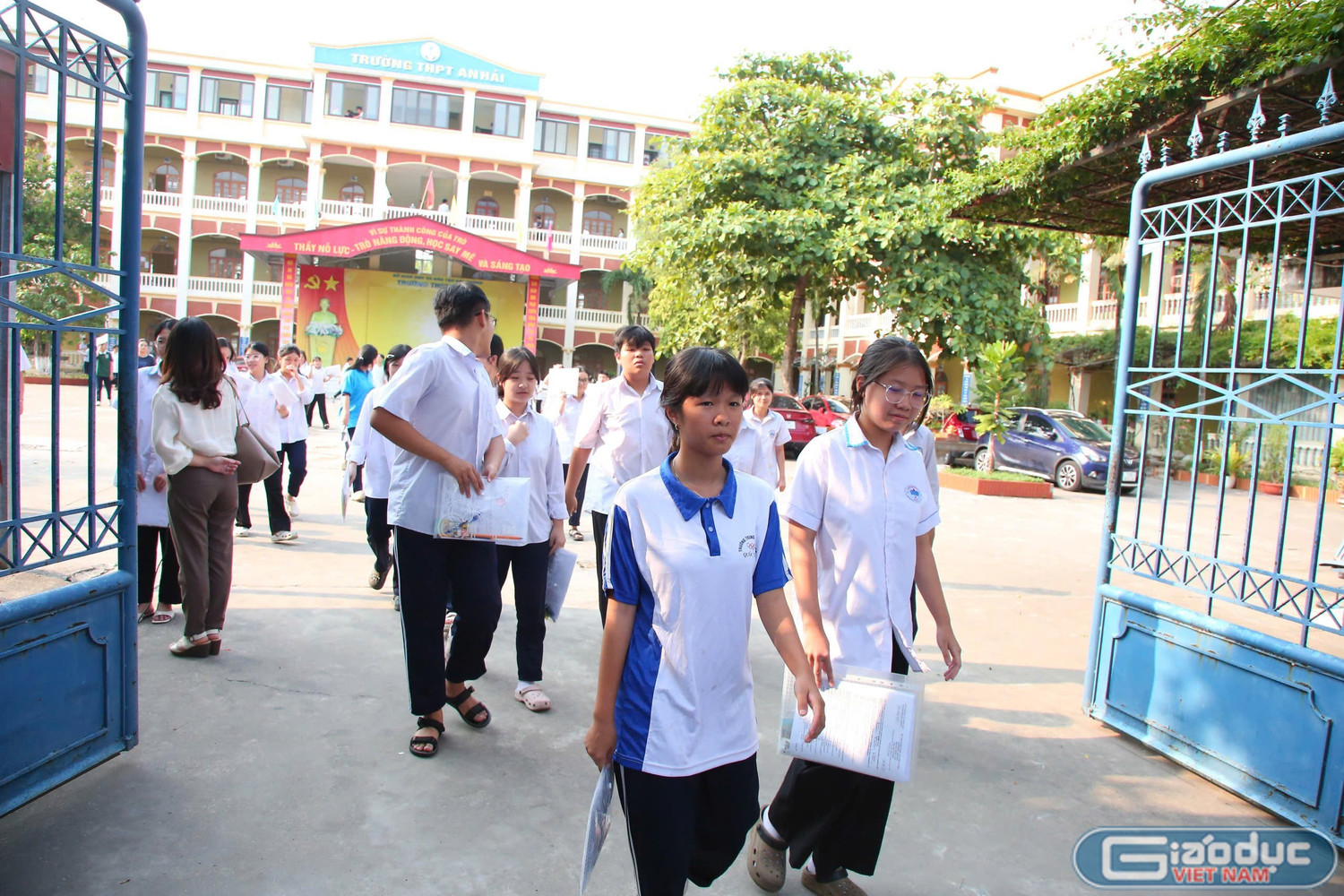 thi-lop-10-hp-12.jpg