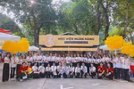 Cán bộ, giảng viên, sinh viên Học viện Ngân hàng tham gia tư vấn tuyển sinh. Ảnh: website nhà trường