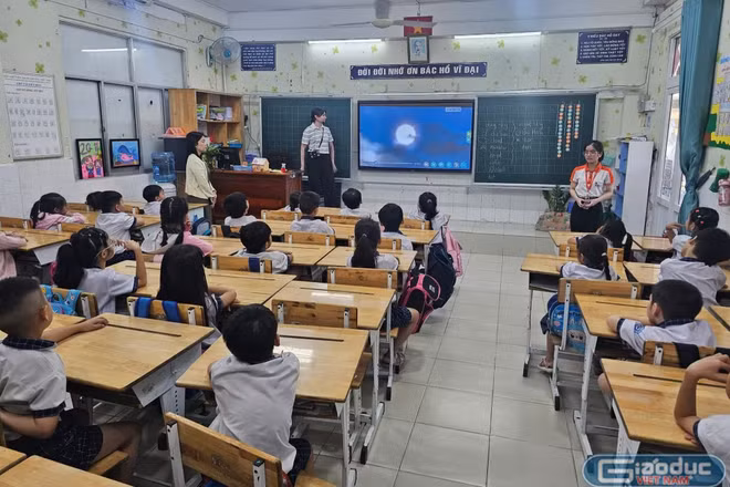 Nếu hoạt động GD tăng cường không thu tiền, chuyên gia lo trường "có nhiệm vụ nhưng thiếu nguồn lực"