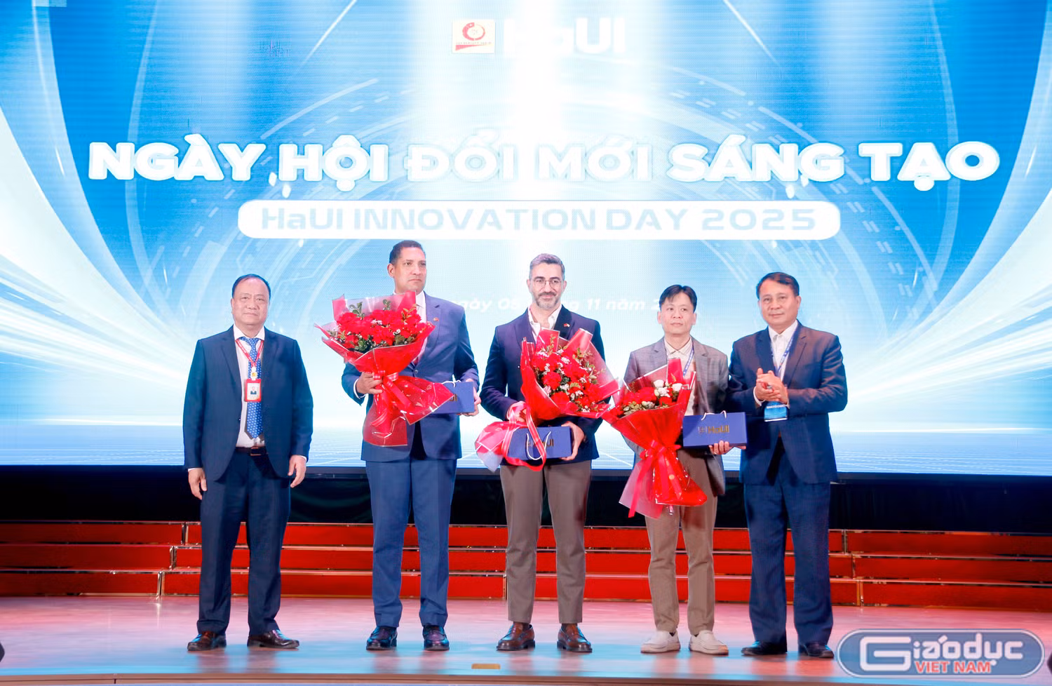 gdvn-tang-hoa.jpg