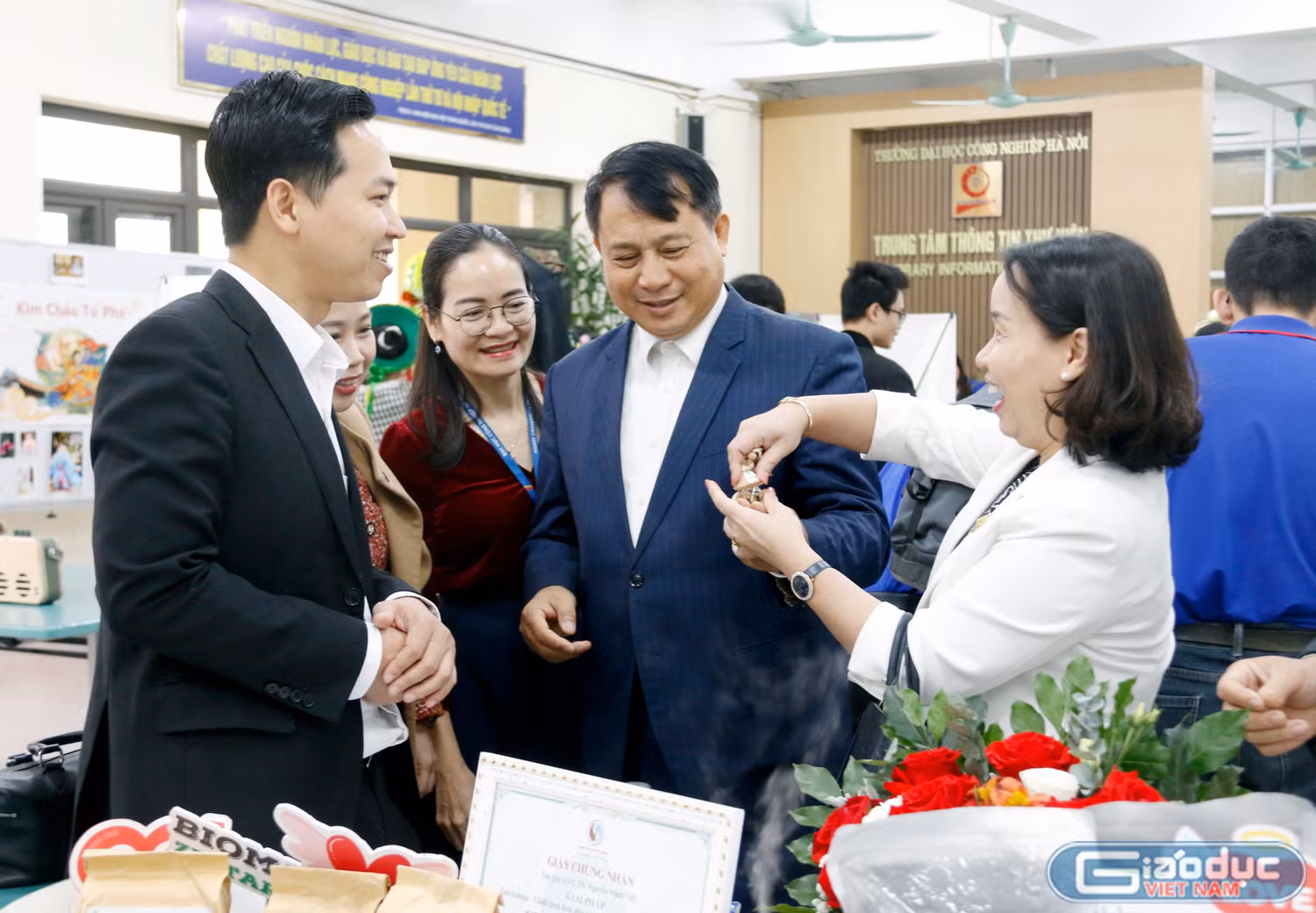 gdvn-tham-quan-3.jpg