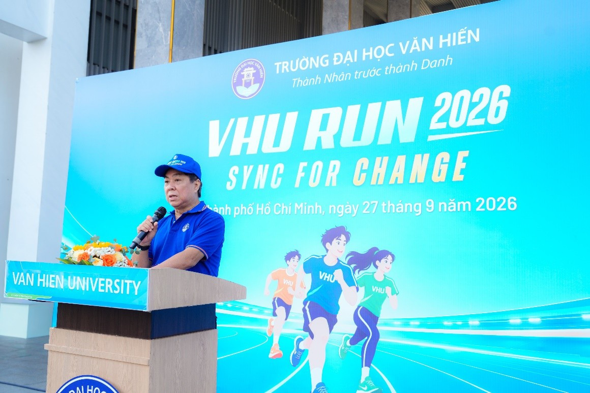 Phó Giáo sư, Tiến sĩ Trần Huy Hoàng – Phó Hiệu trưởng Thường trực phát biểu khai mạc tại chương trình.
