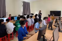 Có trường chỉ một giáo viên Tin học, lãnh đạo trường vùng cao lo khó đảm bảo đủ tiết theo yêu cầu