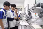 Năm 2026, Trường ĐH Công nghệ, ĐHQG Hà Nội tuyển sinh đại học có gì mới, hỗ trợ sinh viên ra sao?