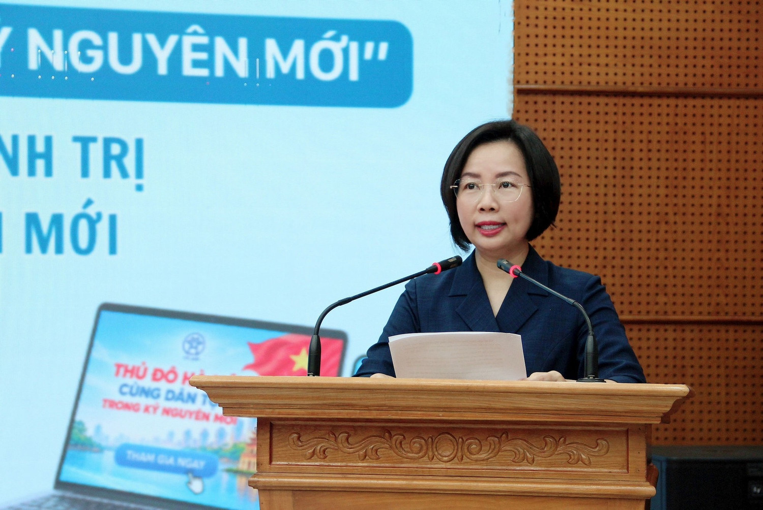Ủy viên Ban Thường vụ Thành ủy, Bí thư Đảng ủy, Chủ tịch Ủy ban MTTQ Việt Nam thành phố Hà Nội Bùi Huyền Mai phát biểu tại Chương trình. Ảnh: hanoi.gov.vn