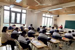 Thi tốt nghiệp THPT 2026: Nhiều trường tỷ lệ chọn môn KHTN và khoa học xã hội dần cân bằng