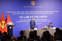 Tổng Bí thư, Chủ tịch nước gặp gỡ cán bộ nhân viên Đại sứ quán và cộng đồng người Việt tại Nga