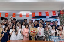 Học sinh THPT Lê Hồng Phong cùng Nhà văn Hoàng Anh Tú tìm lời giải "sống xanh” để làm chủ tương lai