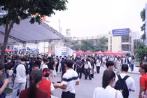 Trường Đại học Điện lực rộn ràng đón tân sinh viên D21 nhập học