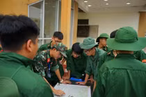 Học sinh Trường THPT Phạm Hồng Thái trải nghiệm “Hành trình chiến sĩ” tại Trường Đại học Điện lực