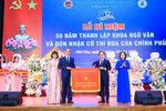 Khoa Ngữ văn tổ chức Lễ kỷ niệm 50 năm thành lập và đón nhận Cờ thi đua của Chính phủ