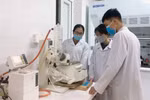 Thu hút chuyên gia quốc tế có tạo ra áp lực cạnh tranh đối với đội ngũ giảng viên hiện hữu?