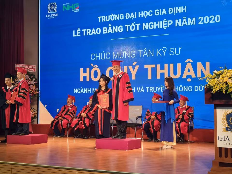 Trường Đại học Gia Định tổ chức lễ tốt nghiệp cho 214 sinh viên (ảnh: P.L) Trường Đại học Gia Định tổ chức lễ tốt nghiệp cho 214 sinh viên (ảnh: P.L)