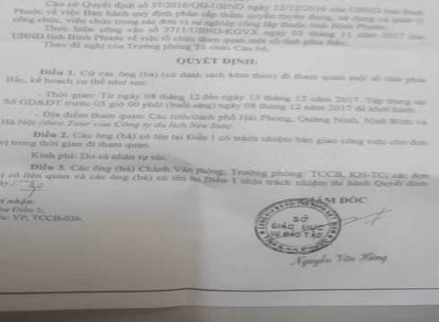 Trích quyết định cử cán bộ đi tham quan phía Bắc do ông Nguyễn Văn Hùng ký (ảnh: CTV) Trích quyết định cử cán bộ đi tham quan phía Bắc do ông Nguyễn Văn Hùng ký (ảnh: CTV)