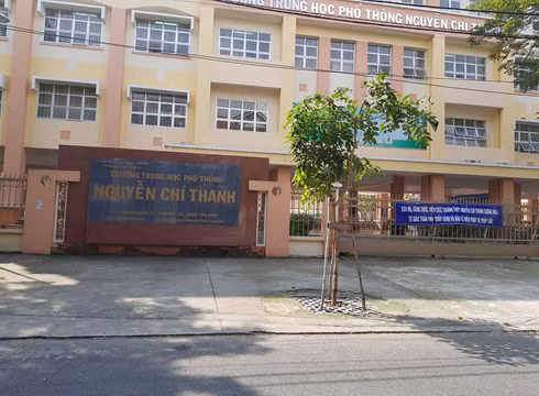 Trường trung học phổ thông Nguyễn Chí Thanh, quận Tân Bình, nơi thầy Đ. đang dạy (Ảnh: P.L) Trường trung học phổ thông Nguyễn Chí Thanh, quận Tân Bình, nơi thầy Đ. đang dạy (Ảnh: P.L)