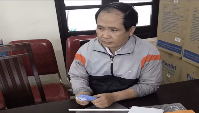 Phạm Xuân Nhất tại cơ quan điều tra. Ảnh: VTV