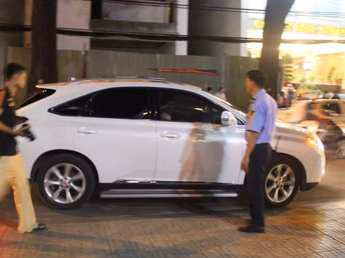 Mr Đàm với Lexus RX350