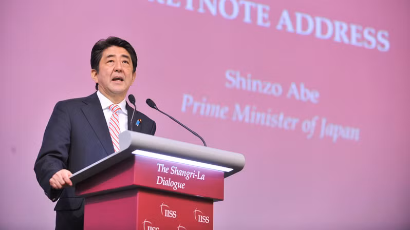 Thủ tướng Nhật Bản Shinzo Abe phát biểu tại Đối thoại Shangri-La tối ngày 30 tháng 5 năm 2014