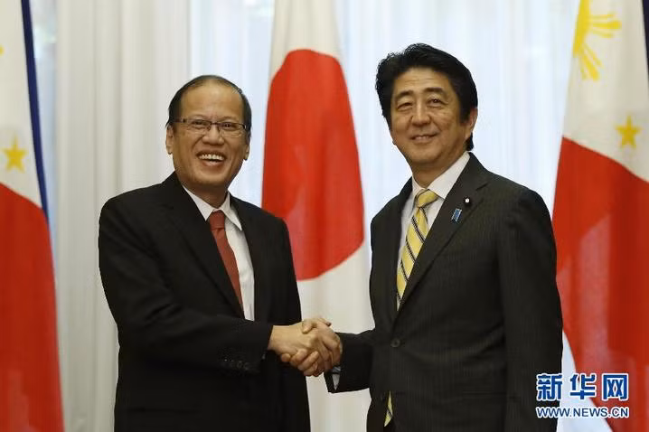 Tổng thống Philippines Benigno Aquino và Thủ tướng Nhật Bản Shinzo Abe