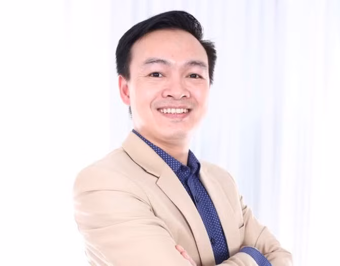 Chia sẻ với thầy Trần Mạnh Tùng – giáo viên Toán trường Trung học phổ thông Lương Thế Vinh, tôi được biết, thầy Văn Như Cương là người mở đường cho anh Tùng. (Ảnh thầy Tùng cung cấp) Chia sẻ với thầy Trần Mạnh Tùng – giáo viên Toán trường Trung học phổ thông Lương Thế Vinh, tôi được biết, thầy Văn Như Cương là người mở đường cho anh Tùng. (Ảnh thầy Tùng cung cấp)