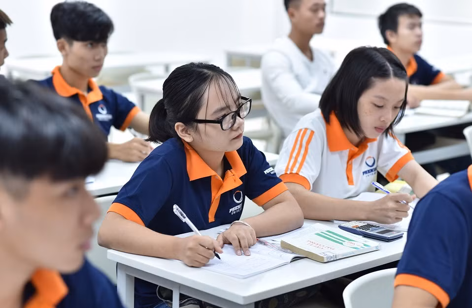 Theo Bảng xếp hạng Nature Index, Việt Nam có 10 đại học, viện nghiên cứu dẫn đầu về số lượng công bố quốc tế trong thời gian từ 1/8/2018 đến 31/7/2019. (Ảnh minh họa: Nhà trường cung cấp) Theo Bảng xếp hạng Nature Index, Việt Nam có 10 đại học, viện nghiên cứu dẫn đầu về số lượng công bố quốc tế trong thời gian từ 1/8/2018 đến 31/7/2019. (Ảnh minh họa: Nhà trường cung cấp)
