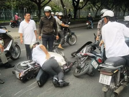 Cướp giật "đại náo" đường phố SG (P.2), Tin tức trong ngày, cuop giat, cuop cuong sat, te nan cuop giat o sai gon, bao, bao cong an, bao an ninh, vn