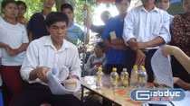 Thời gian vừa qua, tại một số huyện trên địa bàn tỉnh Thanh Hóa có nhiều giáo viên, nhân viên hành chính trong trường học bị dừng hợp đồng lao động. Thời gian vừa qua, tại một số huyện trên địa bàn tỉnh Thanh Hóa có nhiều giáo viên, nhân viên hành chính trong trường học bị dừng hợp đồng lao động.