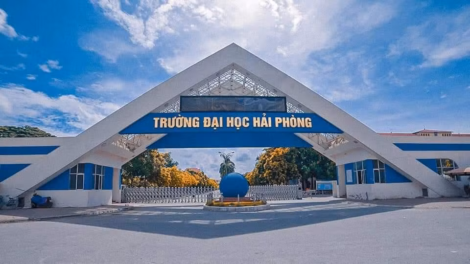 Qua rà soát, Trường Đại học Hải Phòng phát hiện có nhiều bất thường trong tuyển sinh, đào tạo Lớp Đại học Ngôn ngữ Anh K21N (hệ vừa học vừa làm) (Ảnh: LT) Qua rà soát, Trường Đại học Hải Phòng phát hiện có nhiều bất thường trong tuyển sinh, đào tạo Lớp Đại học Ngôn ngữ Anh K21N (hệ vừa học vừa làm) (Ảnh: LT)