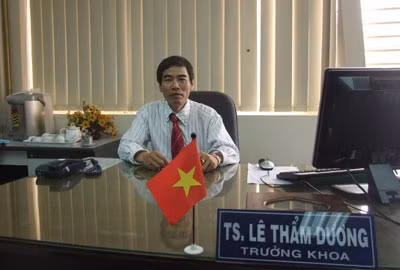 TS Lê Thẩm Dương TS Lê Thẩm Dương