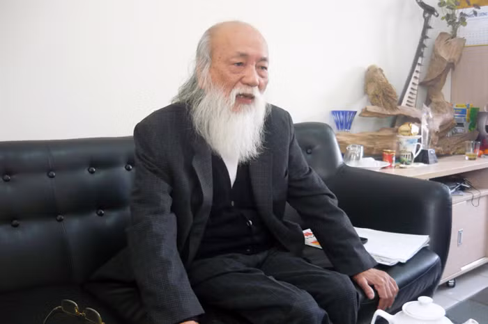 PGS.TS Văn Như Cương vô cùng bức xúc khi biết chuyện ông thày giảng bài bằng lời chửi bậy PGS.TS Văn Như Cương vô cùng bức xúc khi biết chuyện ông thày giảng bài bằng lời chửi bậy