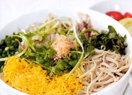 5. Bún thang Nổi tiếng nhất về món ăn này có 4 quán: 59 Hàng Lược, 28 Liễu Giai, 144 D2 Giảng Võ và 48 Cầu Gỗ. Mỗi quán có một đặc trưng riêng, tùy theo khẩu vị từng người mà chọn quán cho vừa miệng. 5. Bún thang Nổi tiếng nhất về món ăn này có 4 quán: 59 Hàng Lược, 28 Liễu Giai, 144 D2 Giảng Võ và 48 Cầu Gỗ. Mỗi quán có một đặc trưng riêng, tùy theo khẩu vị từng người mà chọn quán cho vừa miệng.