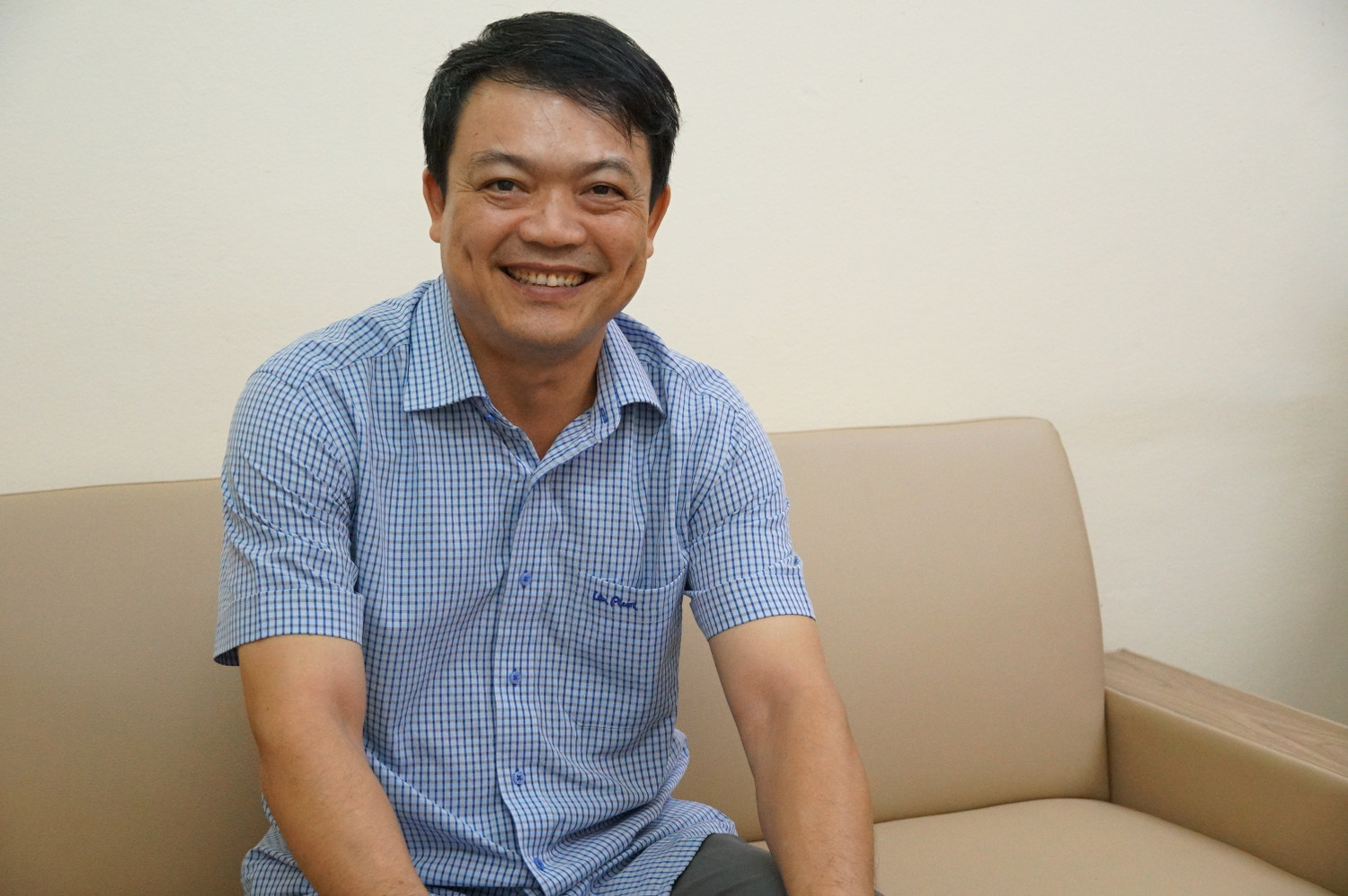 Theo thầy Phạm Ngọc Quang, nhận thức và ý chí quyết tâm đổi mới của đội ngũ cán bộ, giáo viên và nhân viên là chìa khoá để triển khai thành công chuyển đổi số trong trường học. Theo thầy Phạm Ngọc Quang, nhận thức và ý chí quyết tâm đổi mới của đội ngũ cán bộ, giáo viên và nhân viên là chìa khoá để triển khai thành công chuyển đổi số trong trường học.