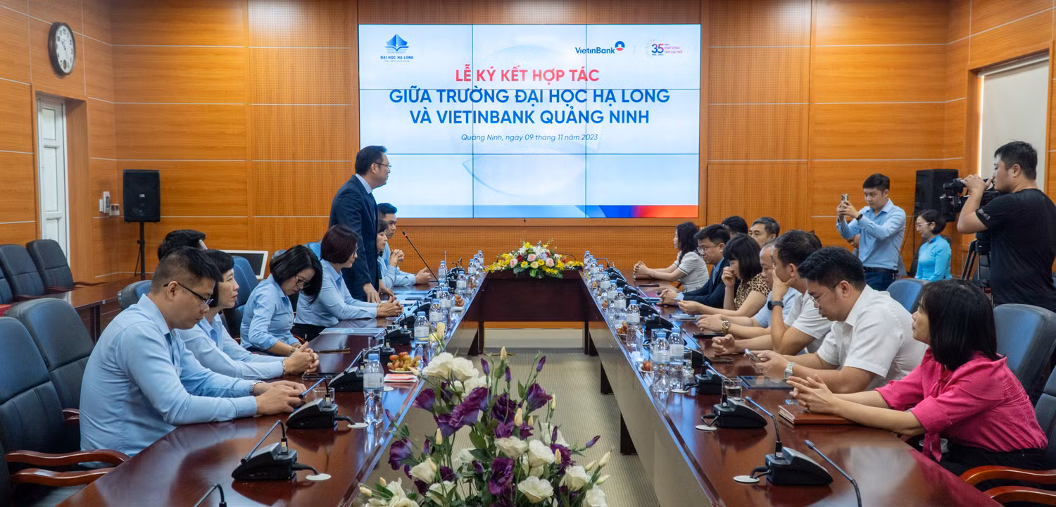 Quang cảnh buổi ký kết giữa Trường Đại học Hạ Long và ngân hàng VietinBank (Ảnh: PL) Quang cảnh buổi ký kết giữa Trường Đại học Hạ Long và ngân hàng VietinBank (Ảnh: PL)