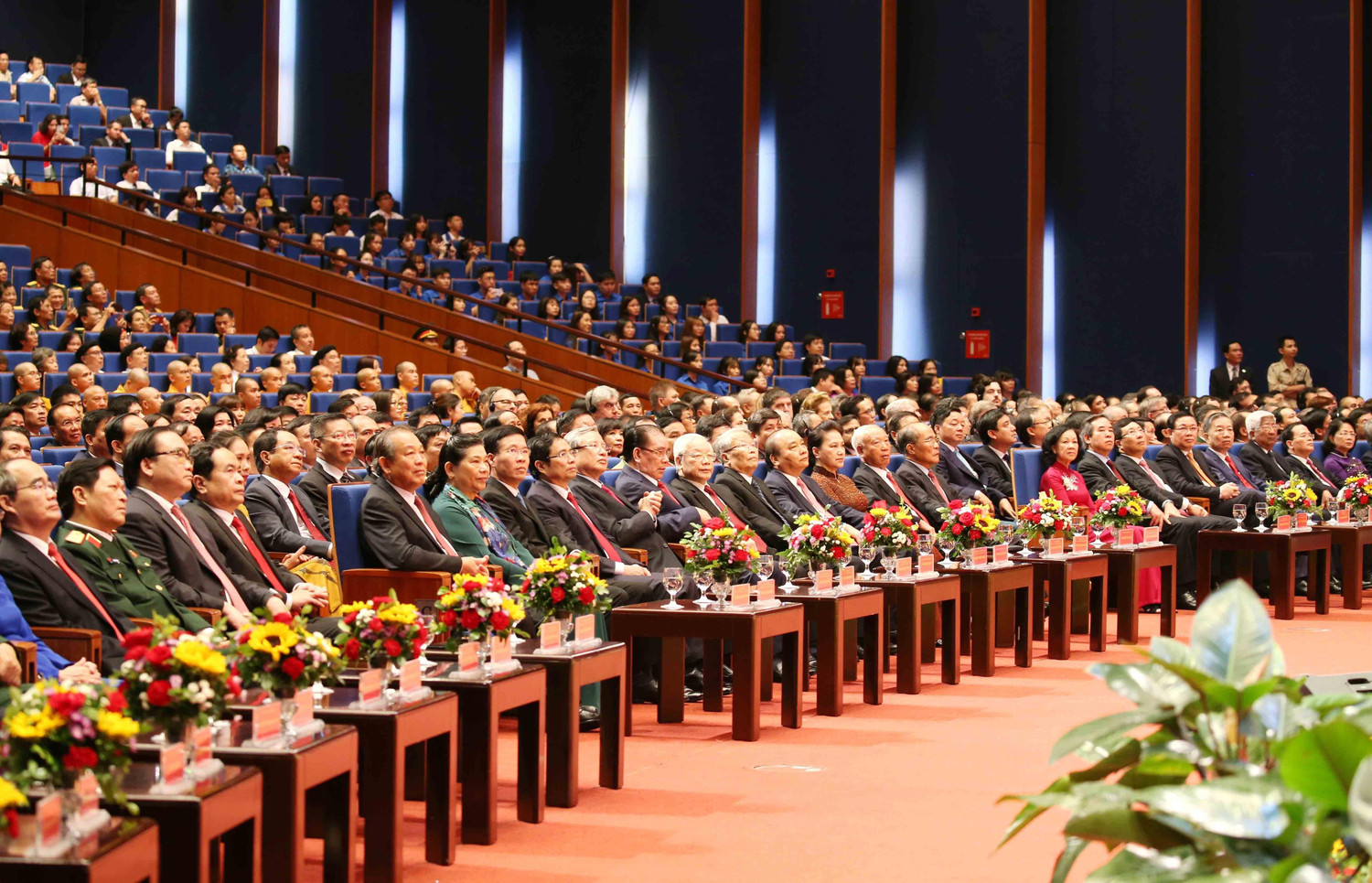 Chủ tịch Hồ Chí Minh sống mãi với non sông đất nước, với nhân dân ta