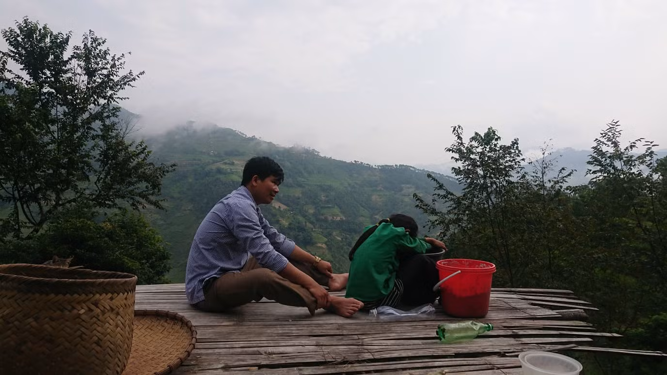 Chuyện của thầy và trò, bằng tấm chân tình của mình, thầy Thắng mới nhận được cái gật đầu của Óng. (Ảnh: Nguyễn Toan) Chuyện của thầy và trò, bằng tấm chân tình của mình, thầy Thắng mới nhận được cái gật đầu của Óng. (Ảnh: Nguyễn Toan)