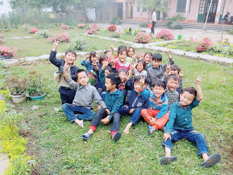 Hết hợp đồng, cô giáo Oanh rất nhớ trường, nhớ học sinh và mong muốn được nhà trường gọi đi dạy vào năm sau (Ảnh nhân vật cung cấp) Hết hợp đồng, cô giáo Oanh rất nhớ trường, nhớ học sinh và mong muốn được nhà trường gọi đi dạy vào năm sau (Ảnh nhân vật cung cấp)