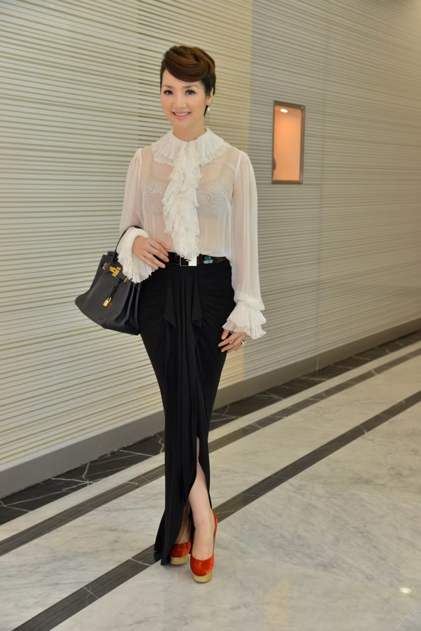 Mặc dù đã bước qua tuổi 40 nhưng Hoa hậu đền Hùng Giáng My vẫn giữ được nét thanh xuân tươi trẻ.