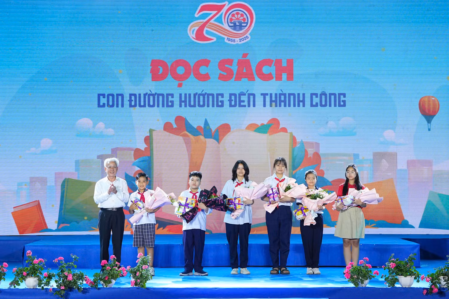 doc-sach-1.jpeg