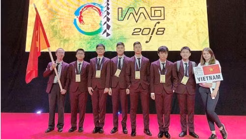 6 thành viên trong đội tuyển thi Toán quốc tế Olympic 2018 đều đoạt giải. (Ảnh: CTV) 6 thành viên trong đội tuyển thi Toán quốc tế Olympic 2018 đều đoạt giải. (Ảnh: CTV)