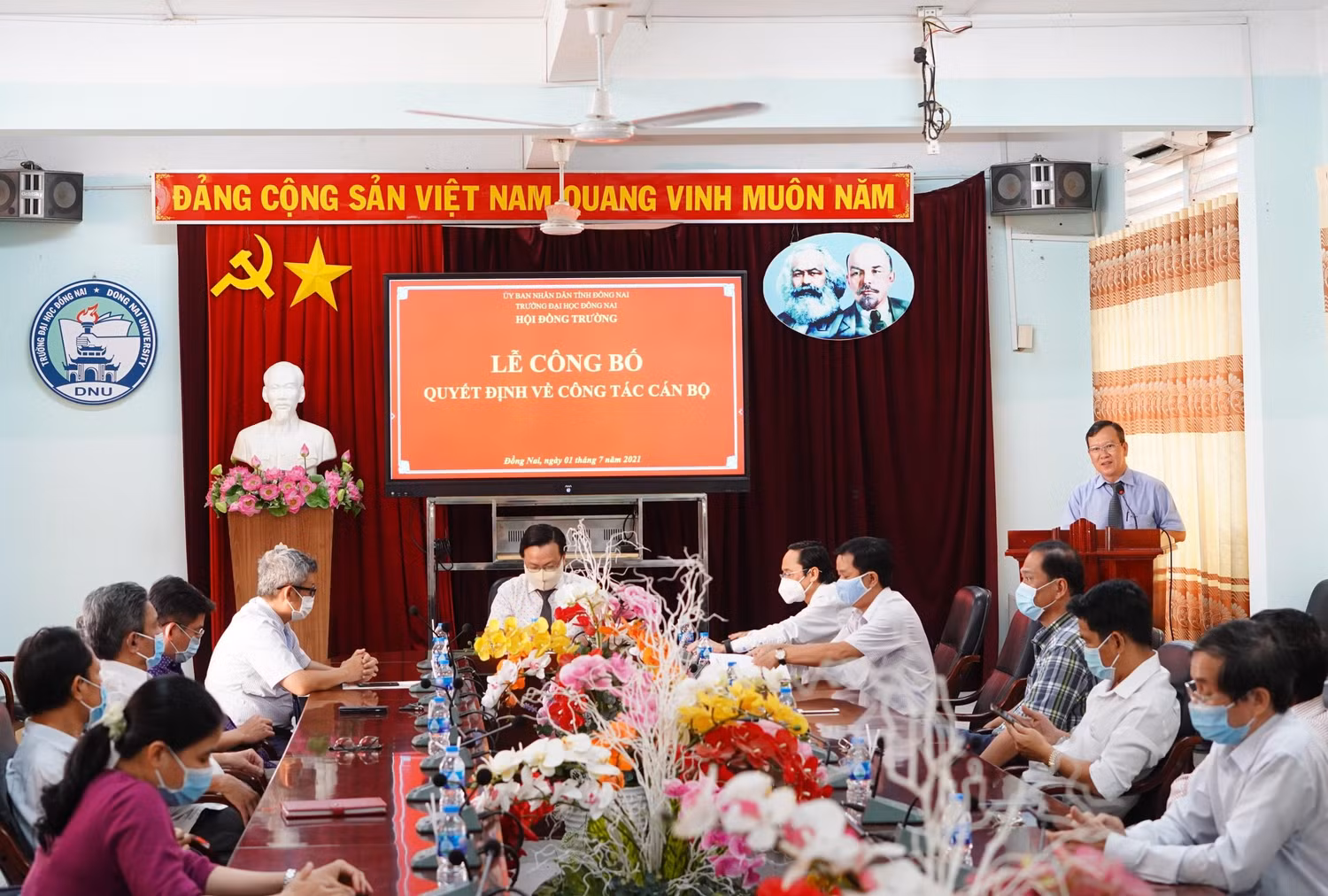 Tiến sĩ Lê Anh Đức phát biểu tại lễ công bố quyết định về công tác cán bộ. Ảnh: H.Đ