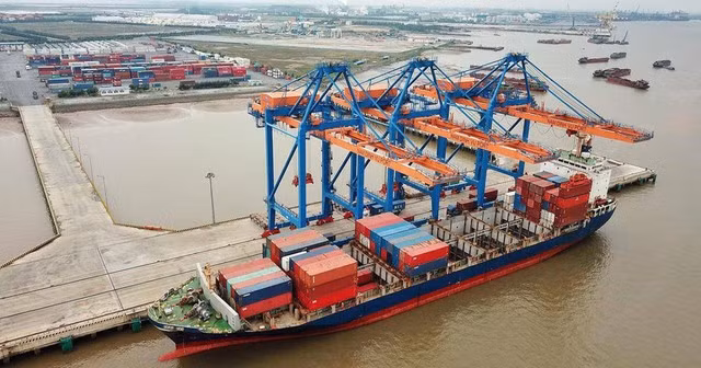 Hà Nội tập trung triển khai công tác bảo đảm trật tự, an toàn giao thông đường thủy tại các bến khách ngang sông trên địa bàn thành phố. Ảnh minh hoạ: VGP